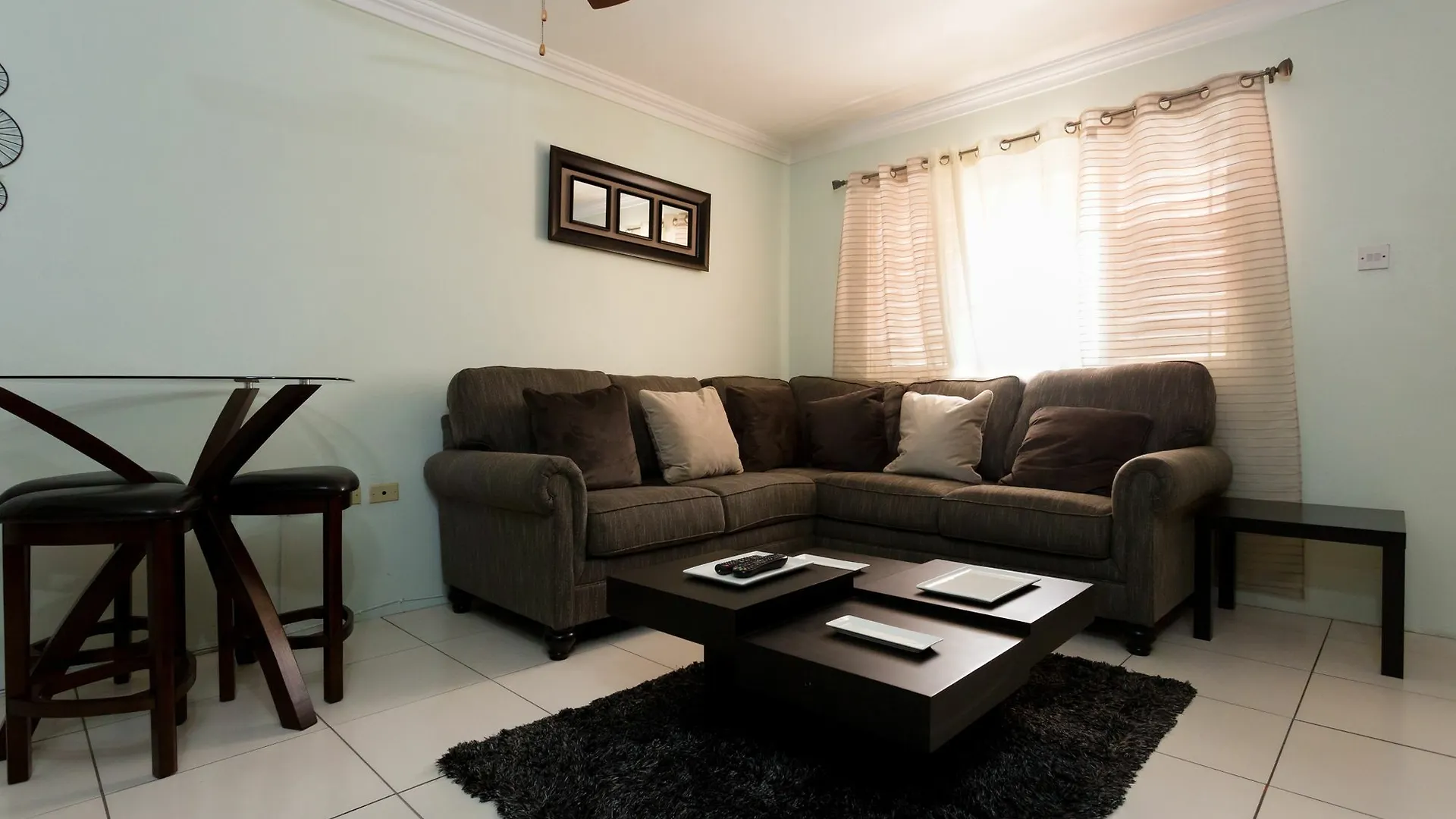 The Y Guest Apartment Κίνγκστον